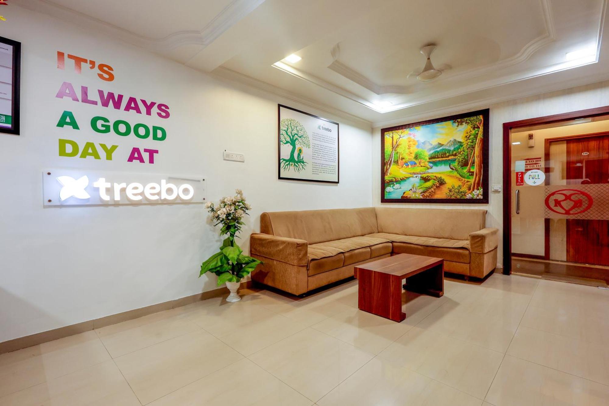 Treebo Rvg Hotel วาโดดารา ภายนอก รูปภาพ